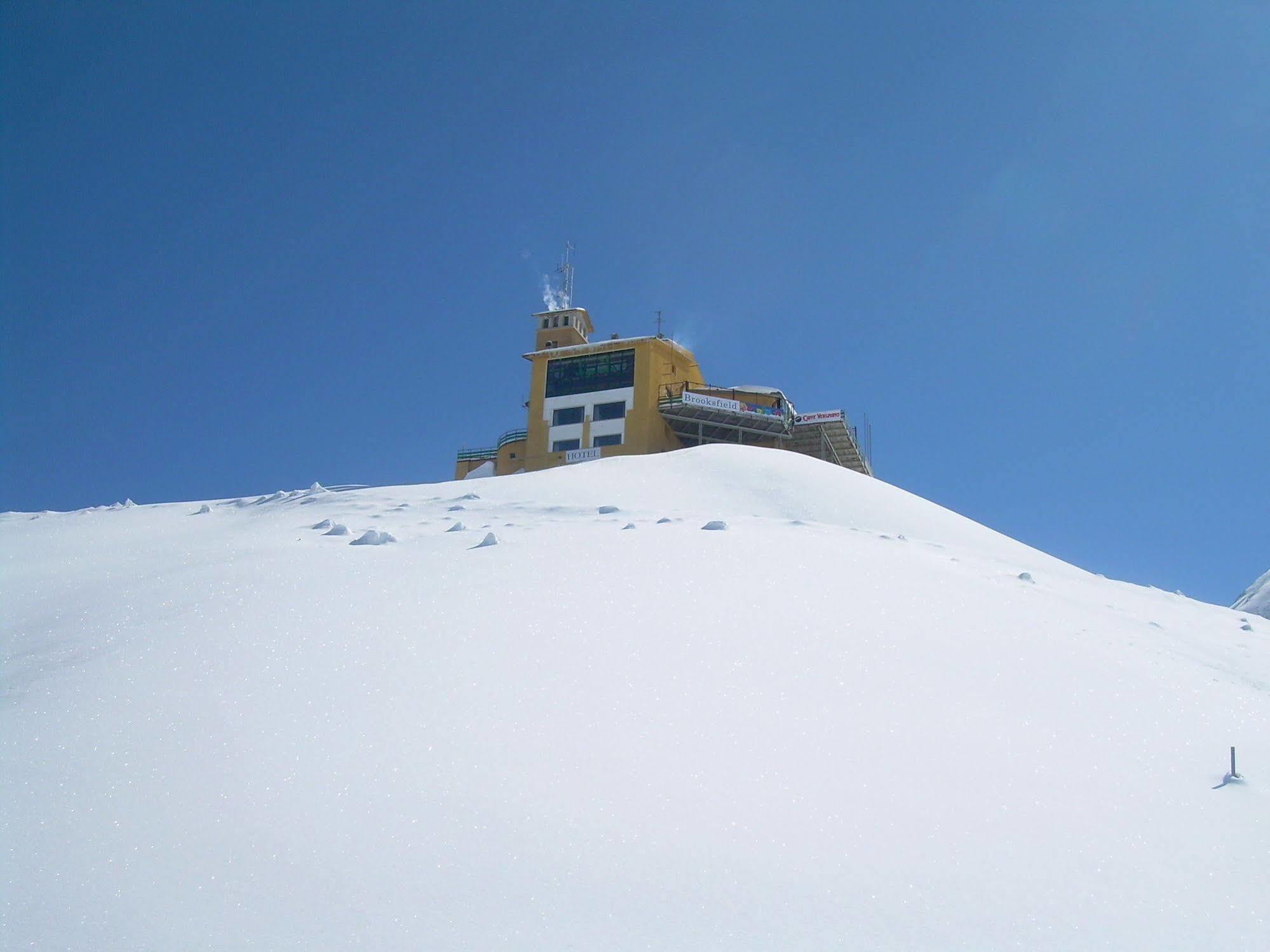 Tana Della Volpe Hotell Sestriere Exteriör bild